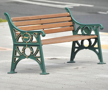 Eastgate – classic cast iron bench hardwood slats