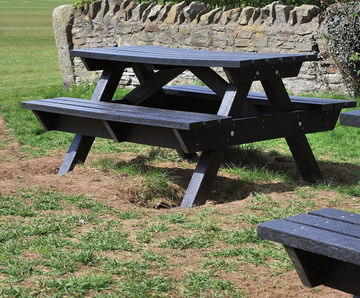 Sneyd Hill Picnic Bench - recycled plastic picnic table