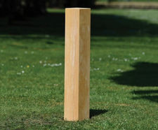 Bx17 Flat – flat top hardwood timber bollard
