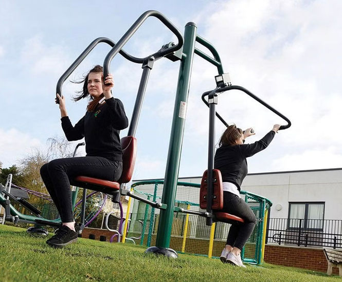 Combi Pull Challenger Power Push – outdoor fitness station