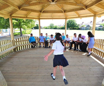 Darell Gazebo – large timber outdoor classroom