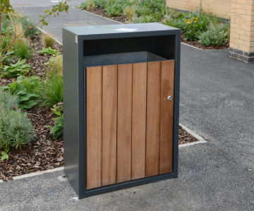 Westleigh – steel litter bin with timber slats