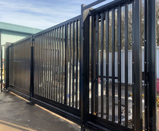 LPS 1175 Platinum sliding gate - SR1, SR2, SR3, Secured by Design