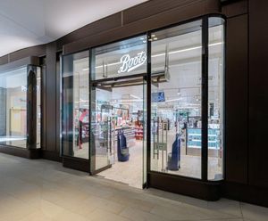 Hidden door operation for Kensington Boots
