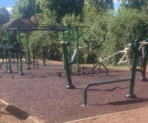 30-user outdoor gym - Kensington Memorial Park