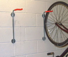 Wall-mounted vertical cycle holder, 1 bike