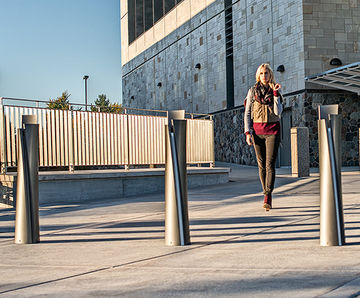 Guide illuminated bollard