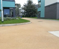 Natural-looking surfacing for pedestrian areas at university