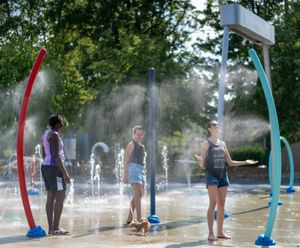Refresh and Glomist - recreational water-misting cooling stations