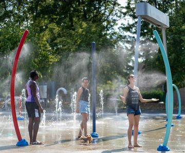 Refresh and Glomist - recreational water-misting cooling stations