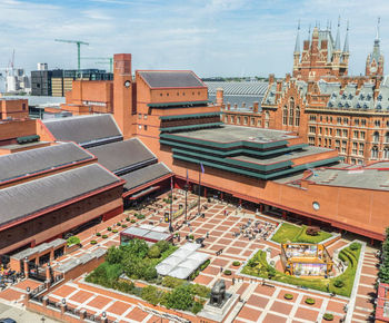 Square-edged Staffordshire red pavers - The British Library