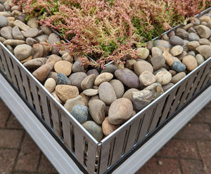 Natural North Sea cobbles (20-40mm)