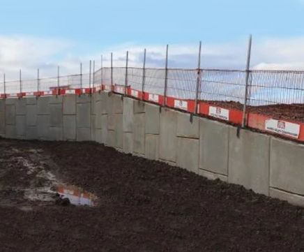 Low carbon flood defence walls at Avonmouth