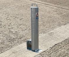 RetractaPost-GL 500 - galvanised steel retractable post 