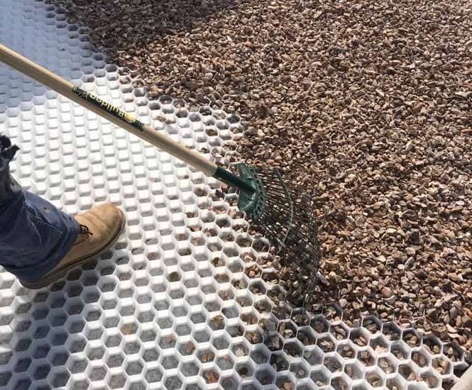 Gravel stabiliser system for residential driveway refurbishment