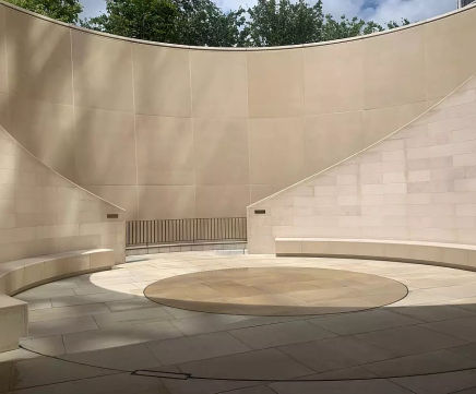Subterranean, contemporary water features - One Thames City 