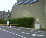 Screening of an unsightly building
