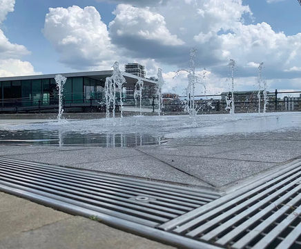 9-jet plaza water feature for urban environment - Fulham