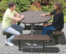 100% Recycled Plastic Round Picnic Table