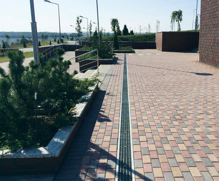 RECYFIX STANDARD channel drainage - light commercial traffic