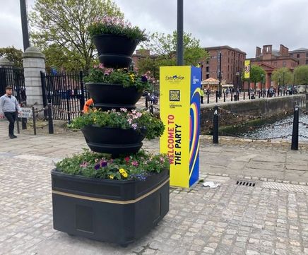 Precinct Fountain self-watering tiered planter (MSP-3P)