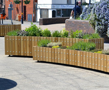 Swithland - curved timber planters