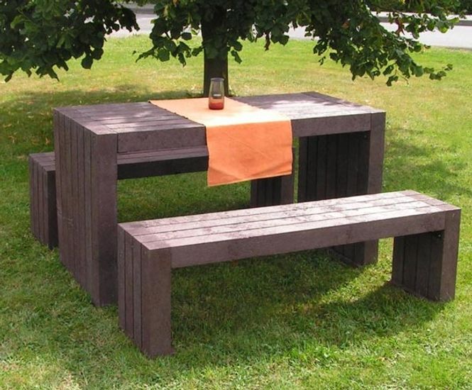 London - 100% recycled plastic outdoor dining table and bench set