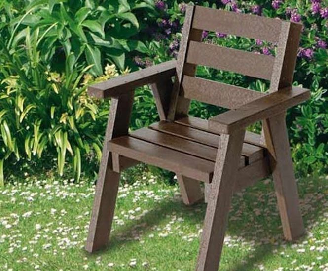 100% Recycled Plastic Captain’s Chair