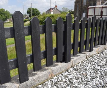 Recycled Plastic Picket / Pale Fencing