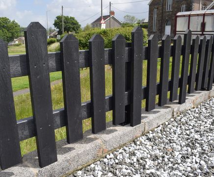 Recycled Plastic Picket / Pale Fencing