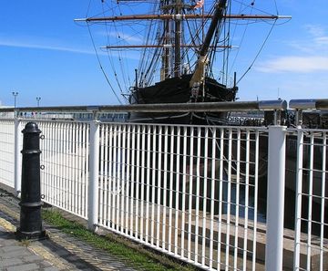 Fencing and railings, Discovery Museum, Dundee