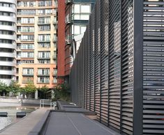 Italia-80 louvred fencing / screening – Paddington Basin