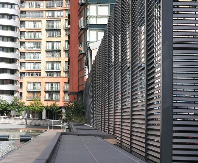 Italia-80 louvred fencing / screening – Paddington Basin