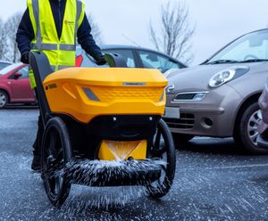 Meet the new Turbocast 400™ grit and salt spreader from Glasdon