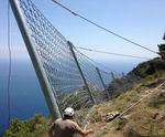 Dynamic rockfall barriers