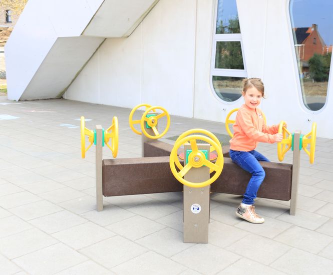 Drone - recycled plastic play seat for 3 -7 years