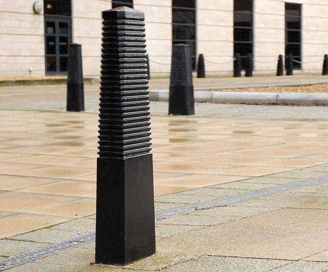 Oxford Cast Iron Bollard - heavy duty tapered cast iron security post