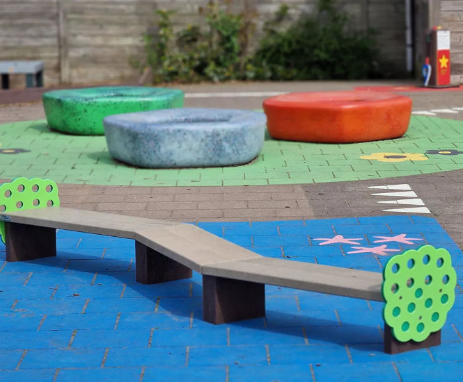 Zigzag - recycled plastic bench for nursery and primary schools