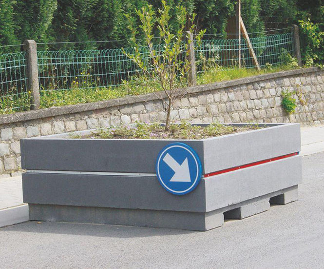 Planter Ligna - large concrete street planter with forklift access