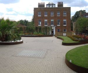 EverEdge Custom landscape edging for docklands courtyard