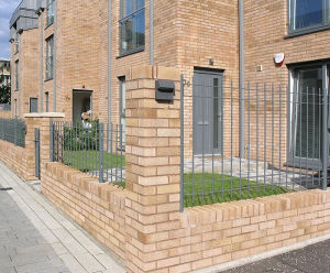 Bellevue Colonies, Edinburgh – contemporary railing fence