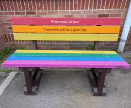 Medlock Buddy Bench in recycled plastic