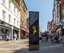 Removable, updatable wayfinding signage for Windsor town centre