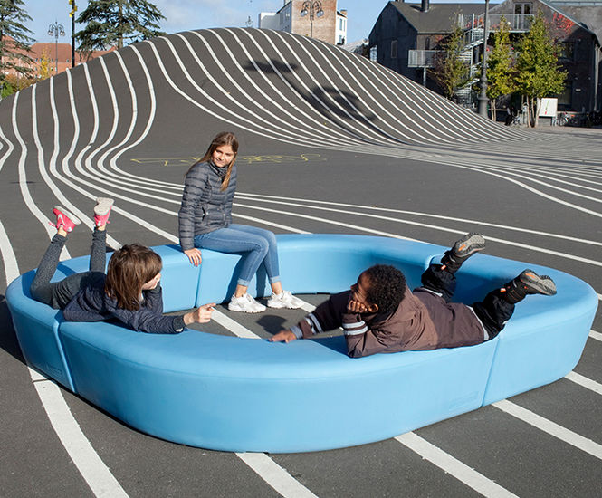 Loop Corner - 90° modular polyethylene outdoor bench