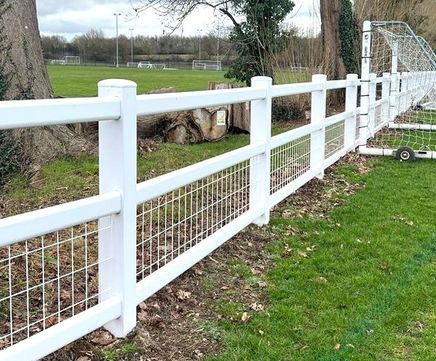 Duralock picket fencing is the ideal choice for Warwick School