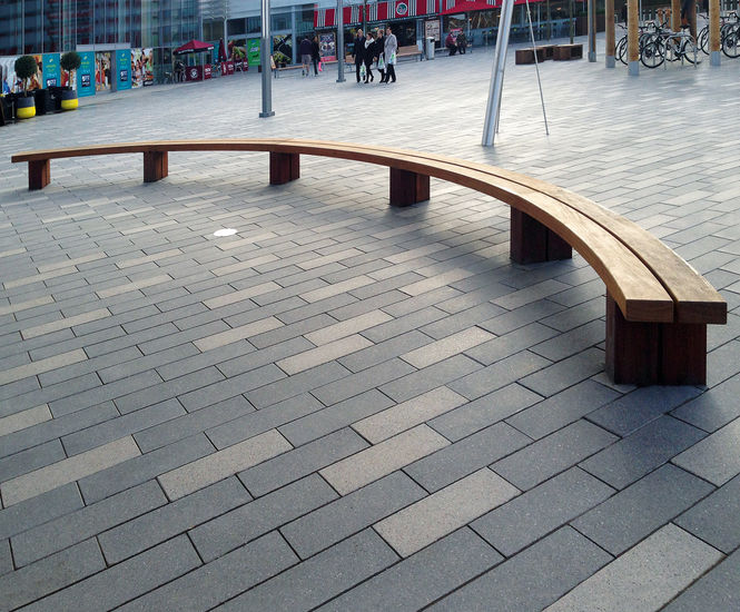 Type 2 curved hardwood timber bench | Woodscape