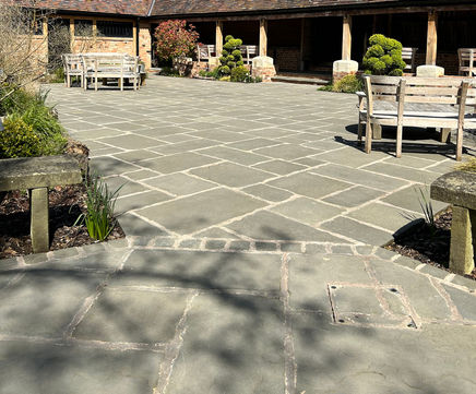 Hênslate - rustic reclaimed slate-effect patio and garden paving slabs
