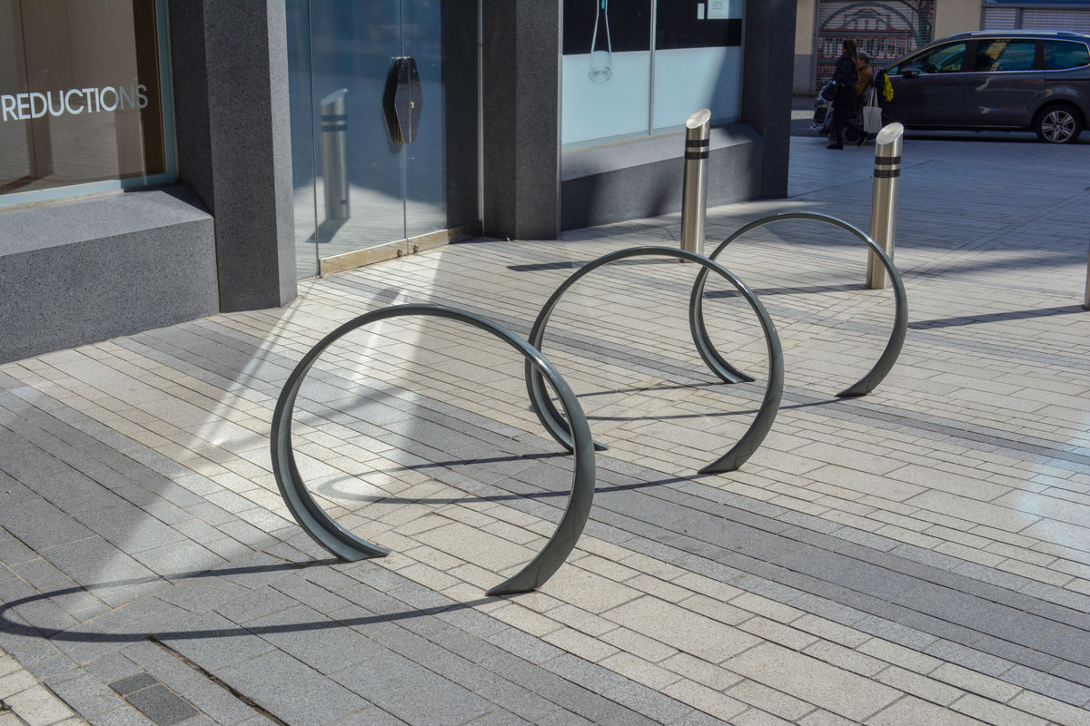 Loop cycle stand | Images