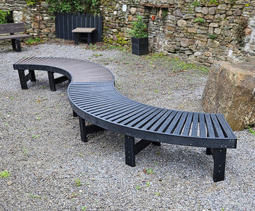 Wave - recycled plastic modular curved bench