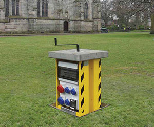 PUPS05 retractable service unit